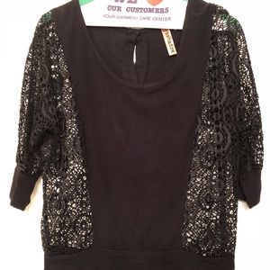 Black laced 1/2 sleeve top